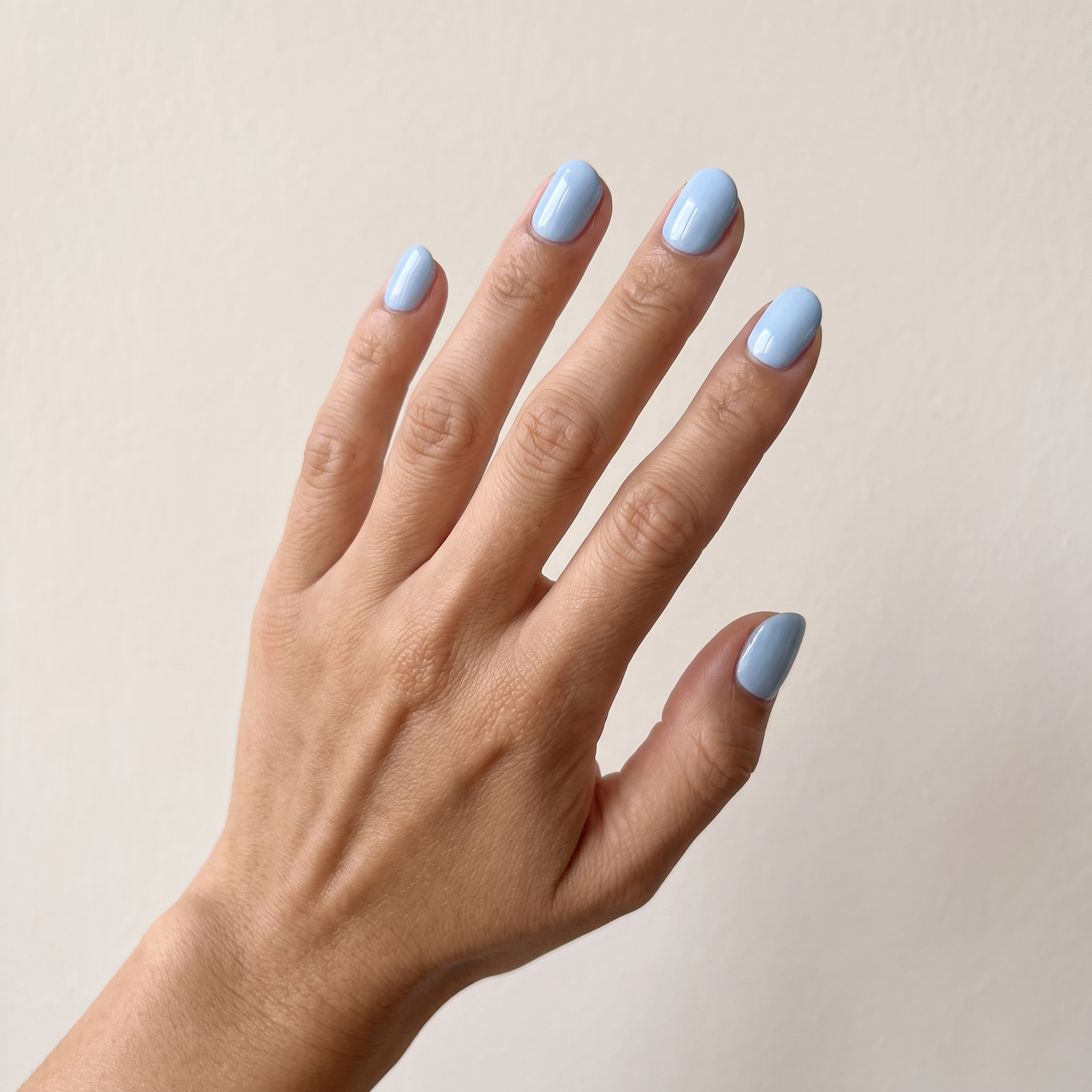 Marelly apres manucure gel Azur bleu pose 2