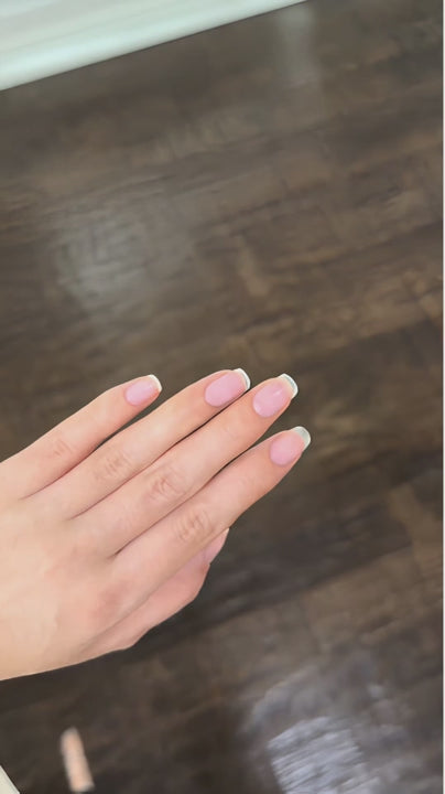 Retrait du gel avec le stylo de dépose en vidéo